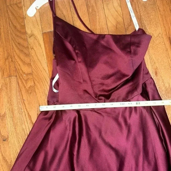 Formal Dress size 12 - Picture 2 of 9